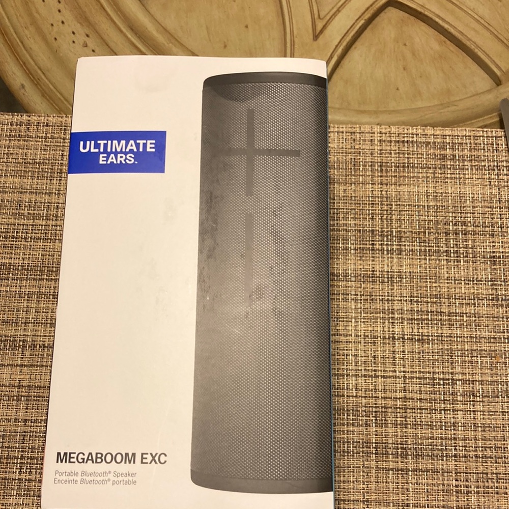 MEGABOOM EXC , portable Bluetooth Speaker , ULTIMATE Ears, color black, Waterpro